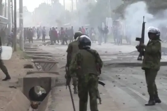 Kenya, scontri fra polizia e manifestanti a Nanyuki p