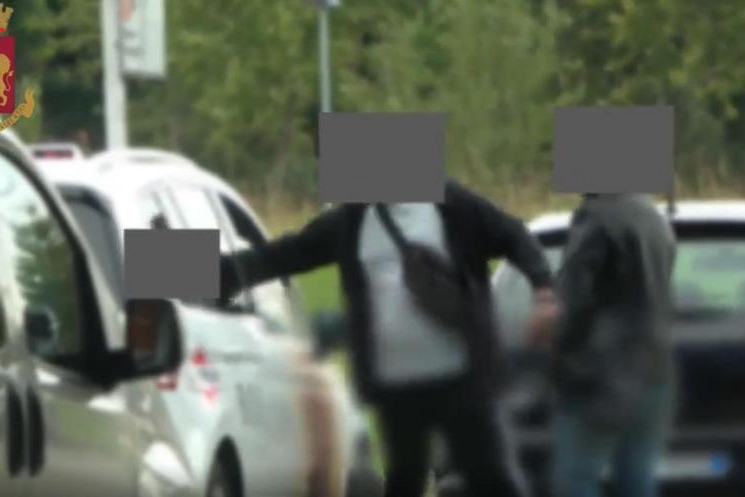Un fermo immagine tratto da un video della polizia di Brescia (foto Ansa)
