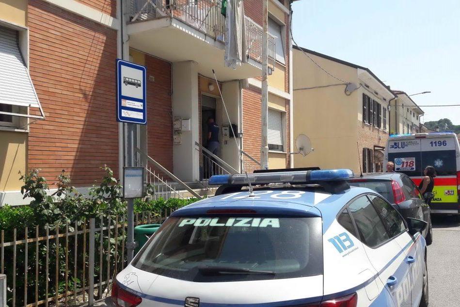 Pesaro, 52enne uccisa a coltellate: l'assassino confessa