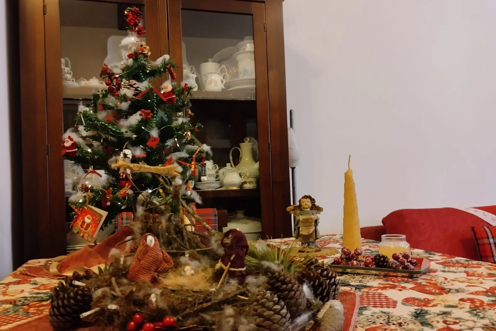 Buon Natale a tutti i sardi vicini e lontani, e a mio fratello Gianluca che vive in Slovacchia. Francesco Secci da Cagliari