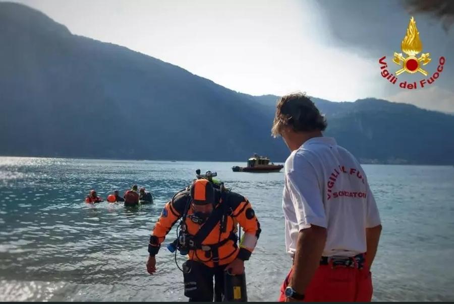 Si tuffa nel lago di Como e non riemerge, muore a 15 anni