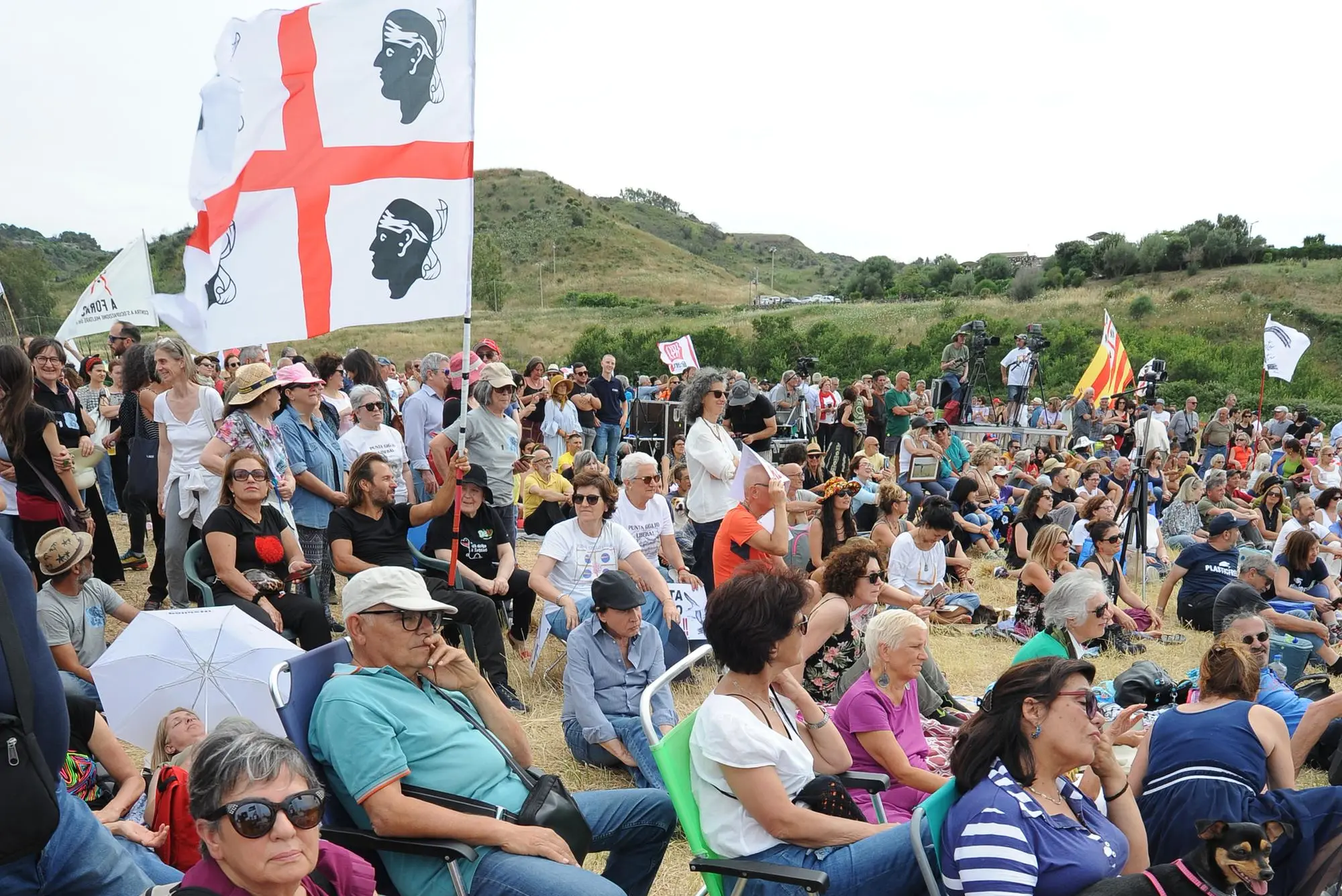 Una manifestazione degli attivisti a Saccargia (Archivio L'Unione Sarda)