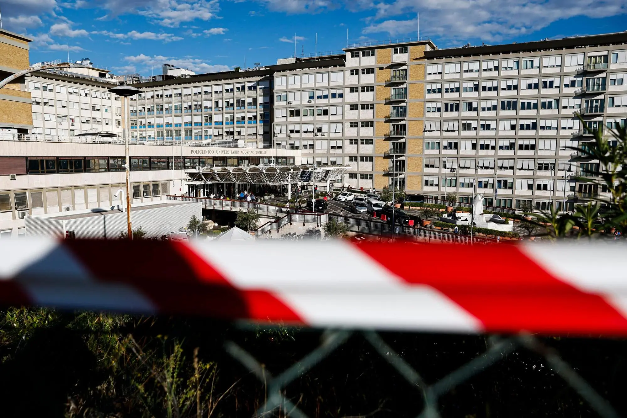 Nodulo al polmone, Leone XIV al Gemelli: in corso l’operazione