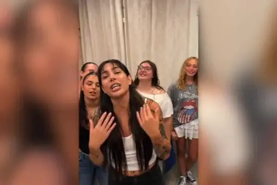 Bambole di Pezza, concerto annullato per maltempo:cantano in camerino