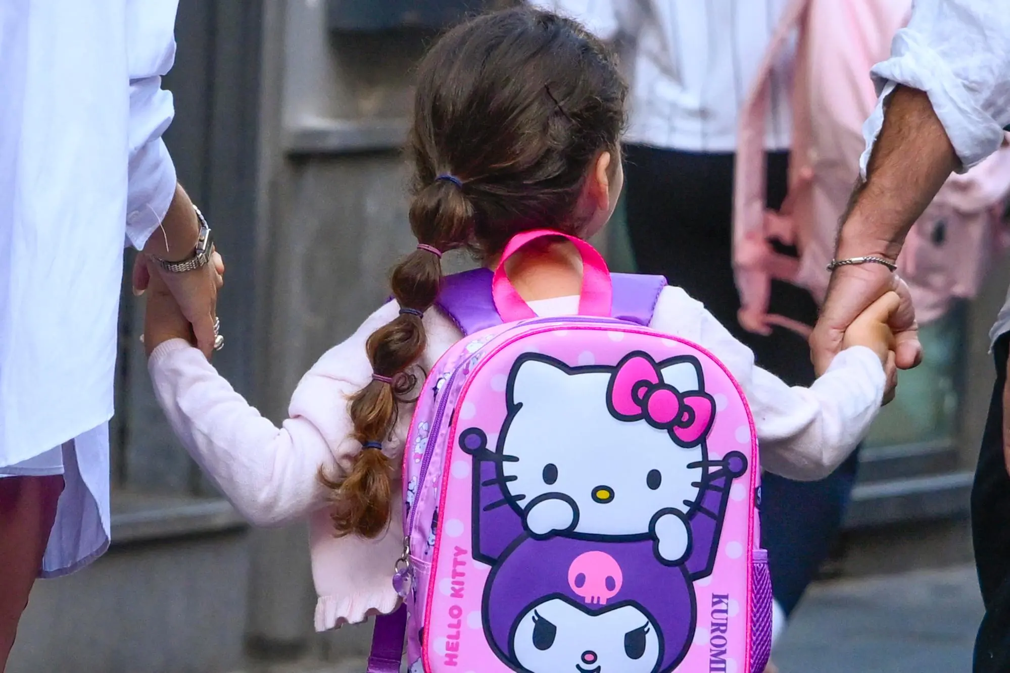 Primo giorno di scuola (Ansa)