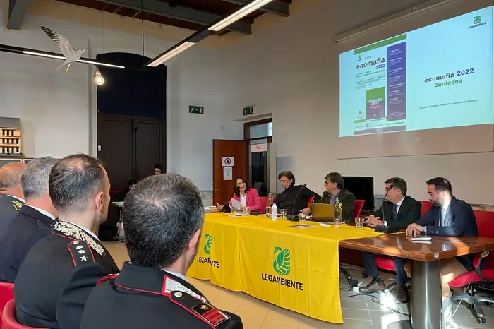 La presentazione dello studio di Legambiente a Cagliari (Ansa)