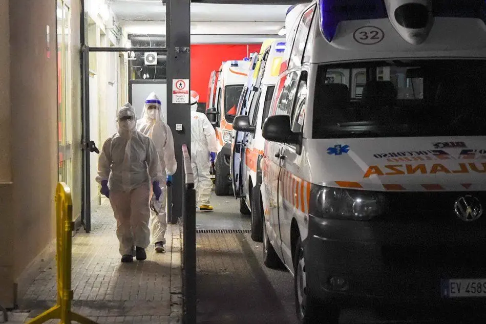 Ambulanze al Pronto soccorso di Sassari (Archivio L'Unione Sarda - Calvi)