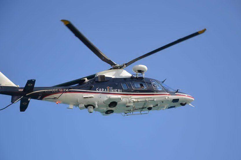 Muratore di Bosa scomparso sul lago d'Iseo: le ricerche proseguono con l'aiuto di elicotteri e droni
