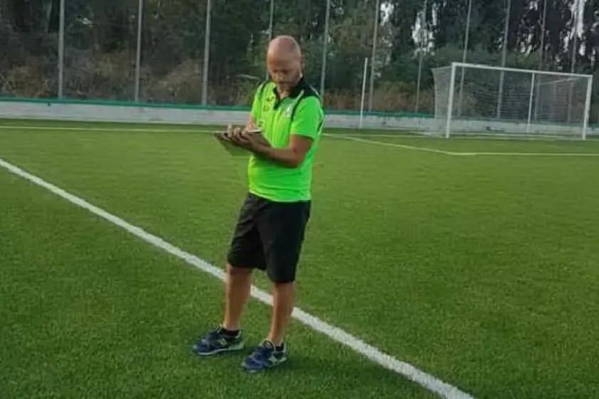 Gian Mario Rassu allenatore del Thiedsi (archivio L'Unione Sarda)