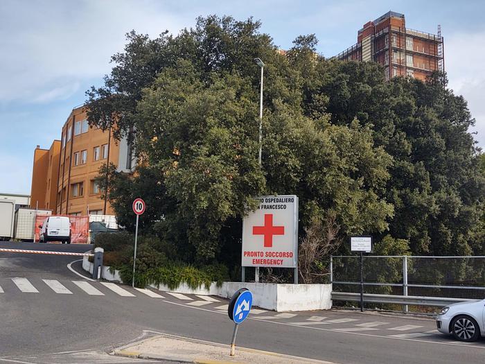 Nuoro, terribile schianto a Su Berrinau: motociclista in fin di vita