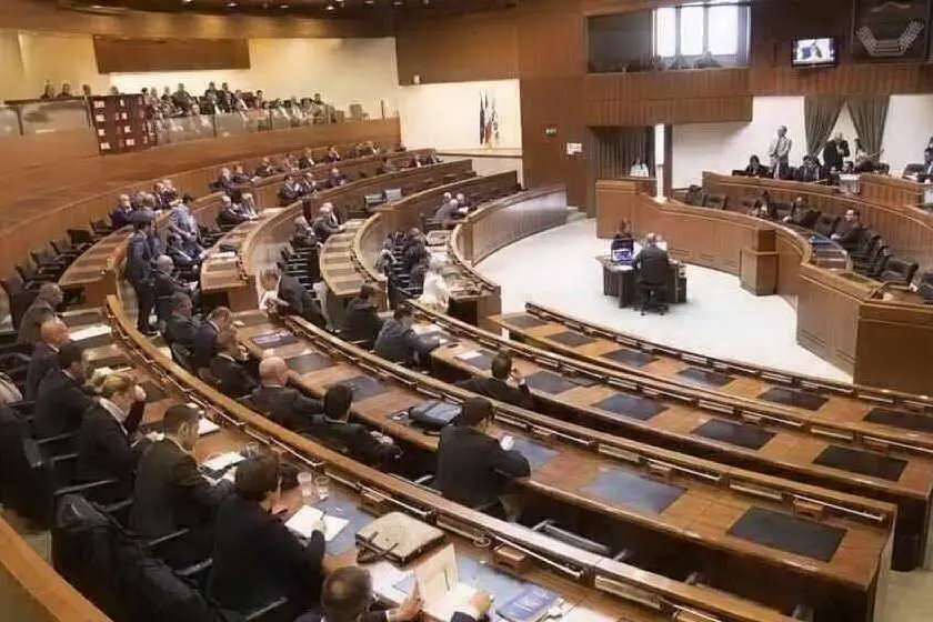 Il Consiglio regionale (Archivio L'Unione Sarda)