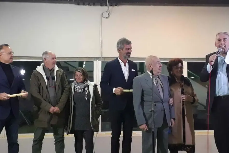 La premiazione durante l'evento "Nozze d'Oro" (L'Unione Sarda/ M.P. Oggiano)