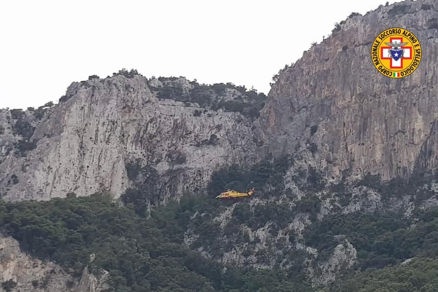 L'elisoccorso (foto Corpo nazionale soccorso alpino e speleologico della Sardegna)