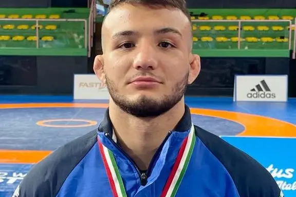 Simone Vincenzo Piroddu, campione italiano assoluto lotta stile libero 61 kg (foto Athlon Sassari)