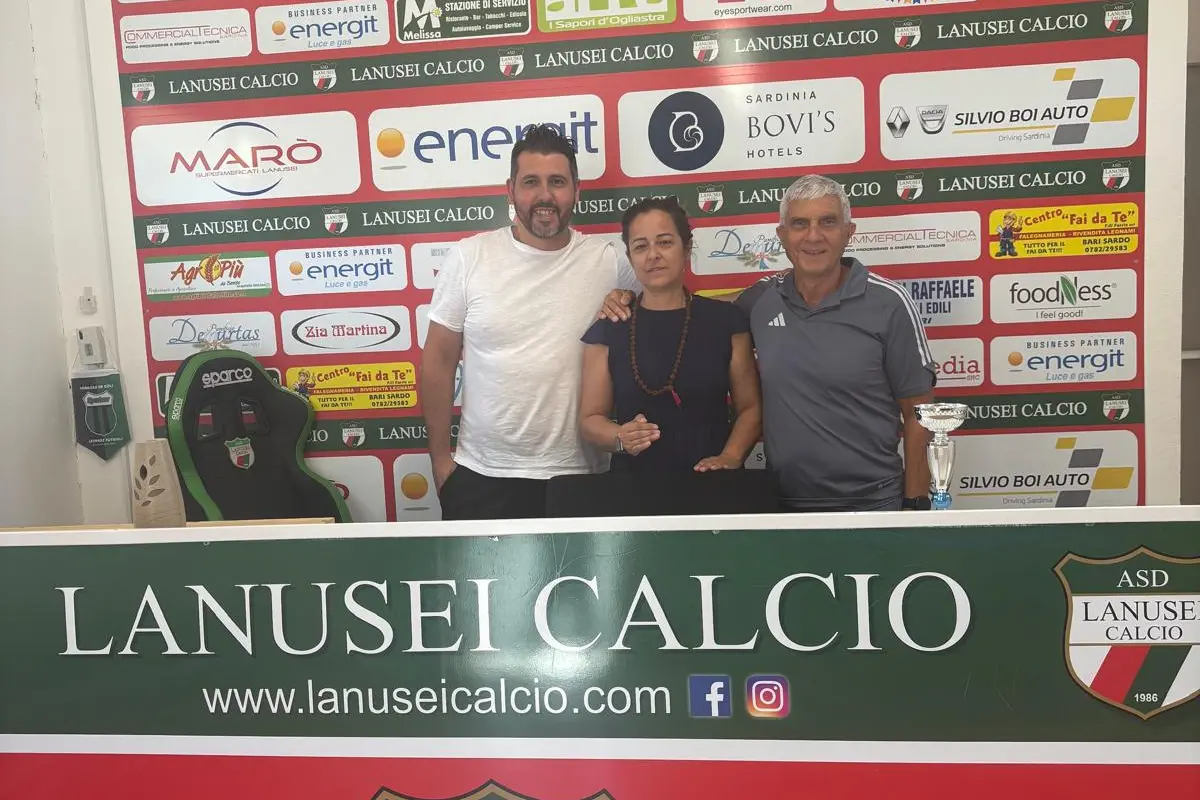 Da sinistra, Gigi Di Maio, Paola Gillone e Gianfranco Ibba