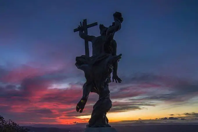 La statua del Redentore a Nuoro - foto di Hearth of Sardinia