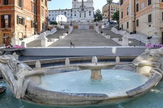 La scalinata di Trinit&agrave; dei Monti a Roma (Ansa)