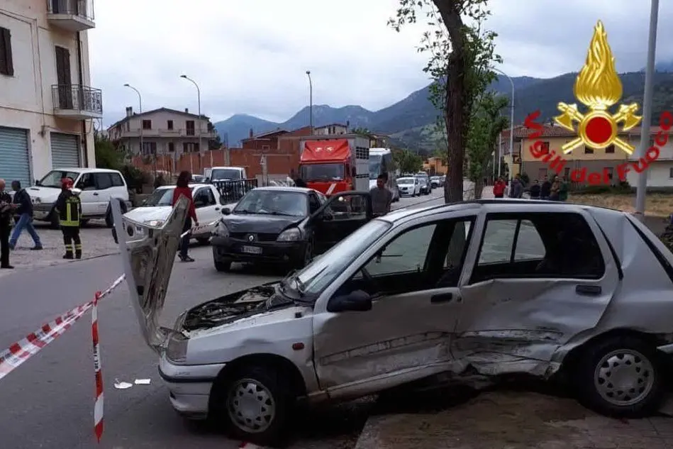 L'auto di Antonio Seu dopo l'incidente (foto Vdf)
