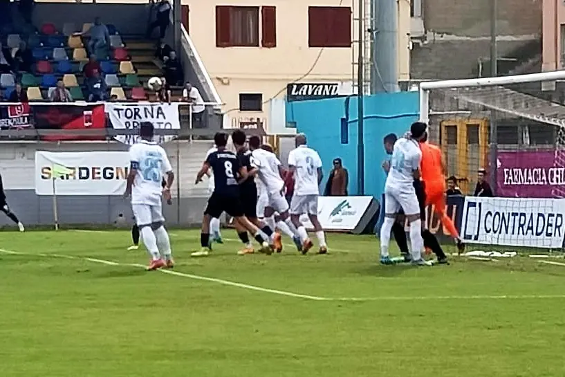 Un'immagine del match tra Olbia e Fiorenzuola (foto L'Unione Sarda - Giagnoni)