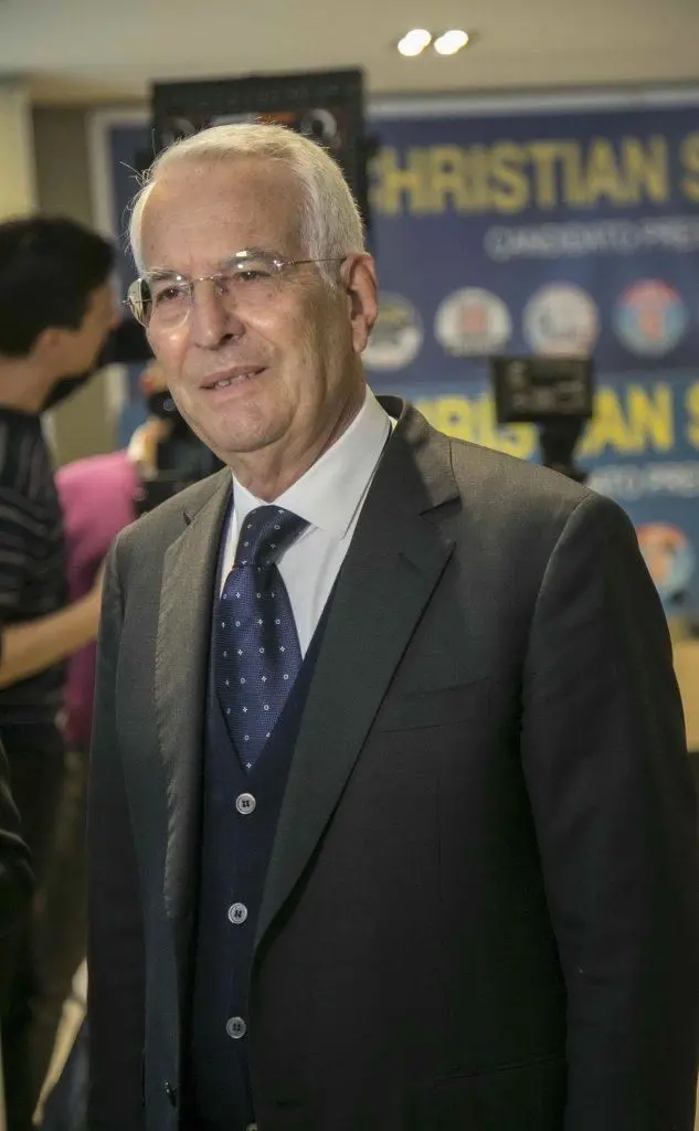 Emilio Floris, senatore di Forza Italia, attende l'esito dle voto (Ansa)