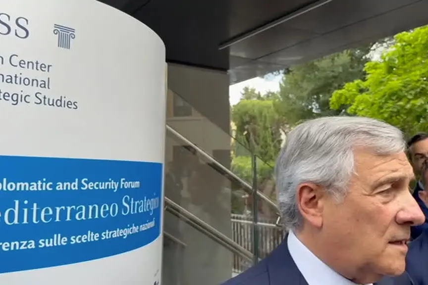 Iran, Tajani: coalizione può intervenire soltanto con cessate fuoco