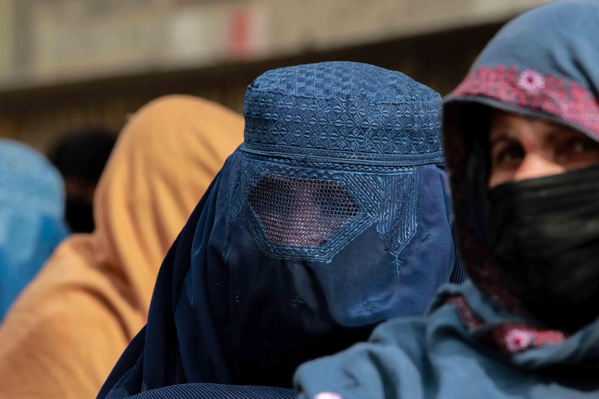 Foto Ansa. Donne indossano il Burqa
