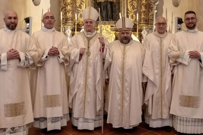 I nuovi presbiteri della diocesi Alghero-Bosa (foto concessa)