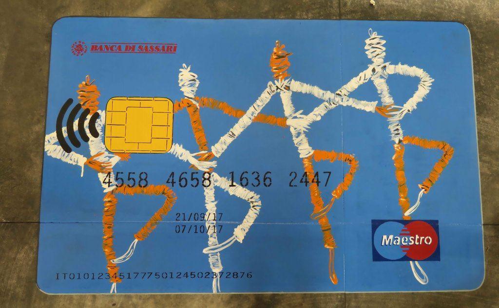Un altro esemplare delle originali carte di credito