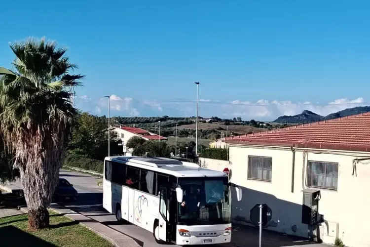 Gli studenti del progetto Generazione Cyber a Uri (foto concessa