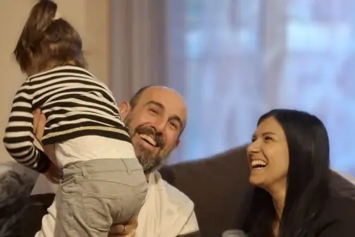 Serena con il marito e la figlia (foto concessa)
