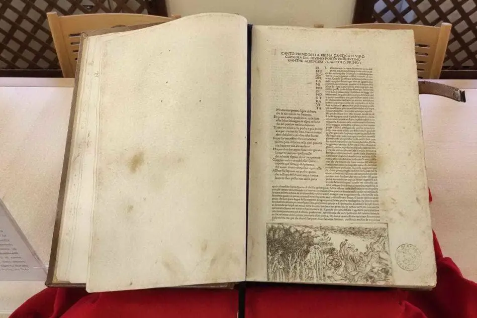 La Divina Commedia stampata nel 1481 (foto G. Marras)