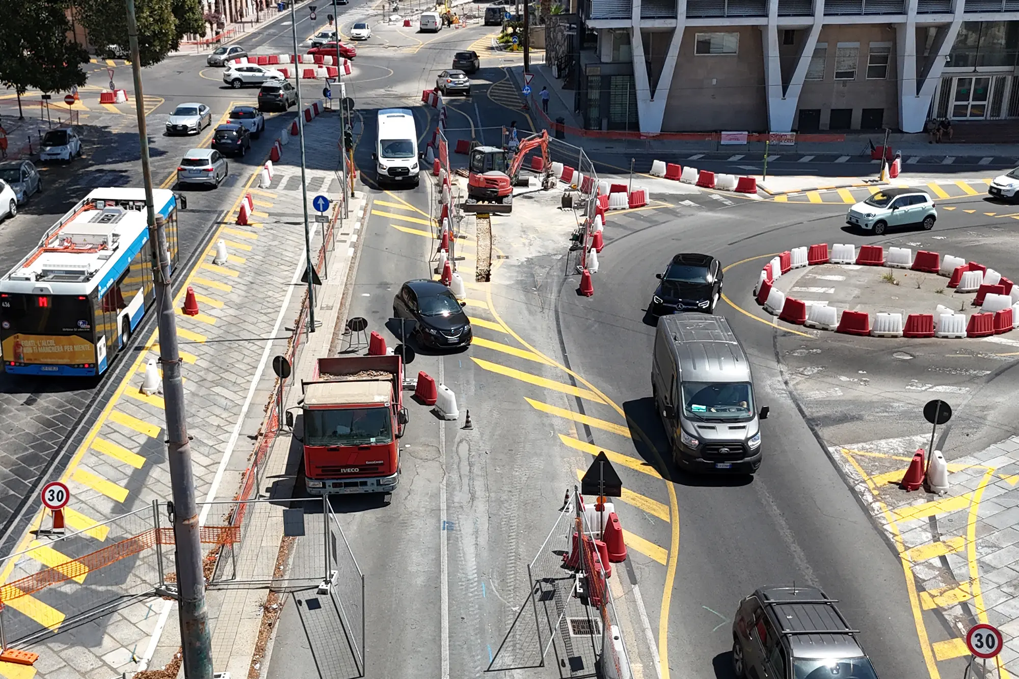 Cagliari 5 agosto 20206 - Cantieri e lavori in via Roma - S. Anedda Endrich