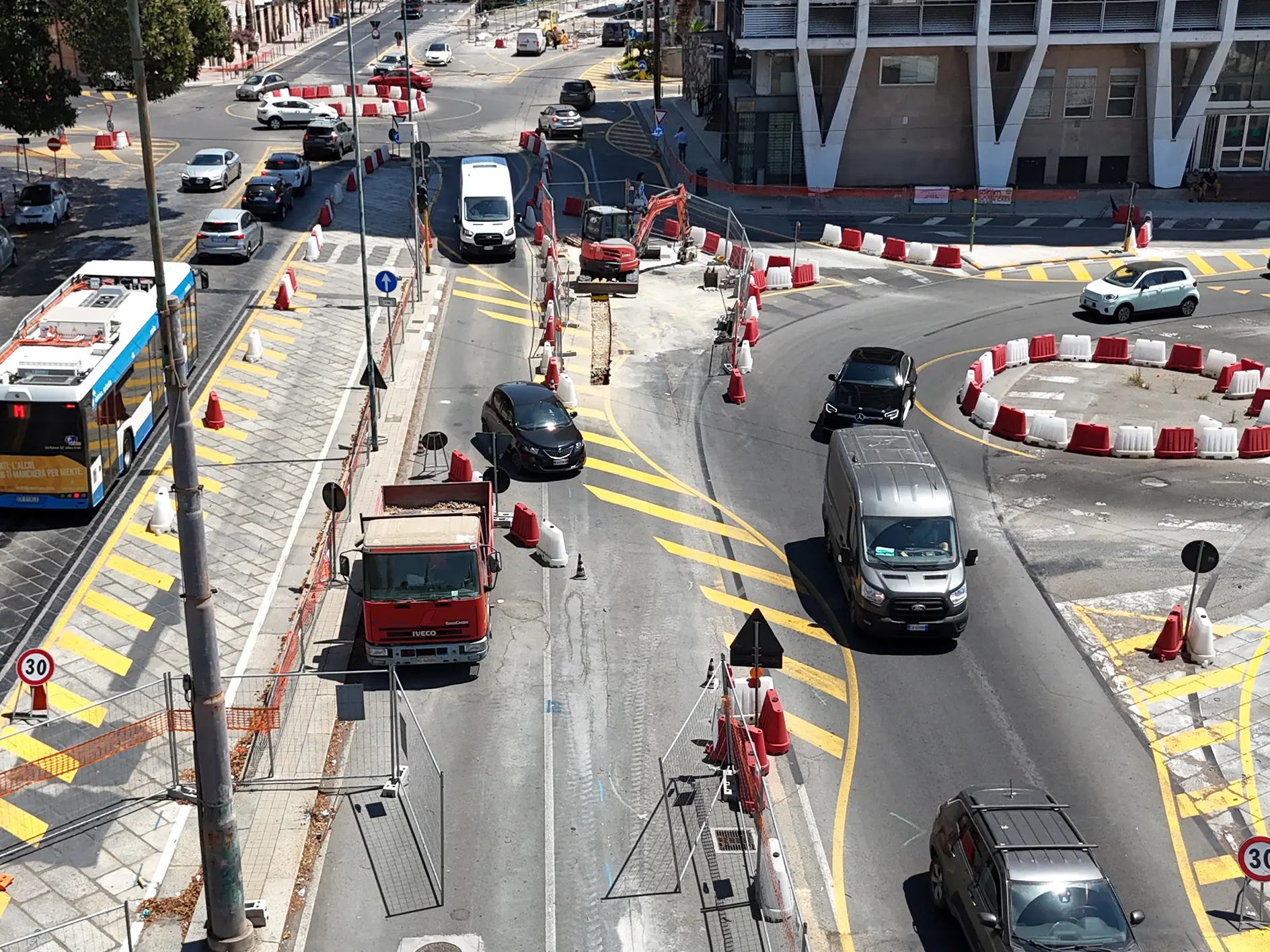 Cagliari 5 agosto 20206 - Cantieri e lavori in via Roma - S. Anedda Endrich