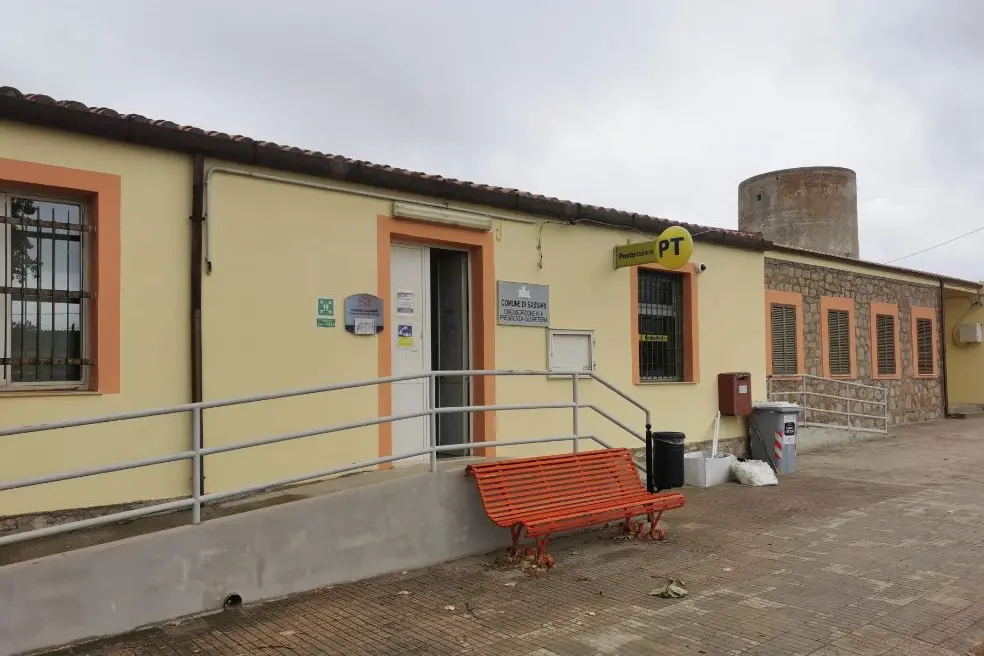 L'ufficio postale di Palmadula (foto Floris)