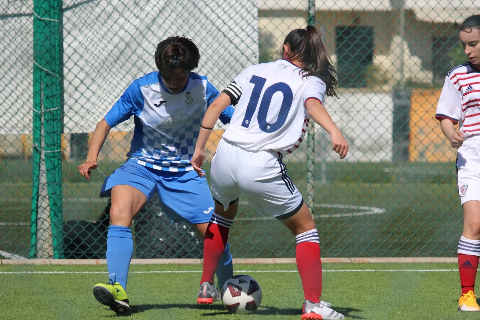 Una partita di calcio femminile nell'Isola (Elena Accardi)