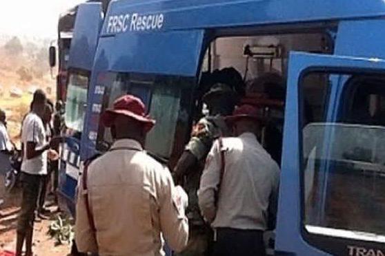 Pullman si schianta contro un tir, nove vittime sulla Lagos-Ibadan
