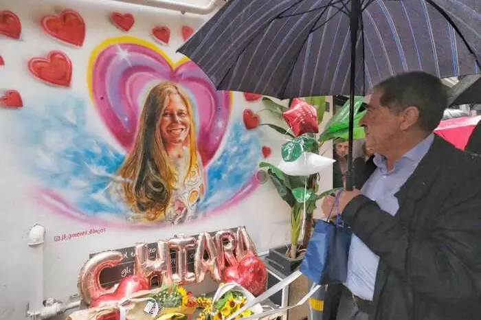 Un murale dedicatoa alla vittima, Chiara Jaconis (foto Ansa)