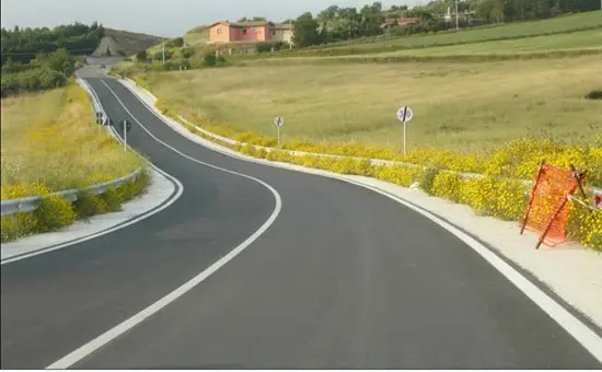 La Provinciale 15 nel tratto che conduce a Maracalagonis