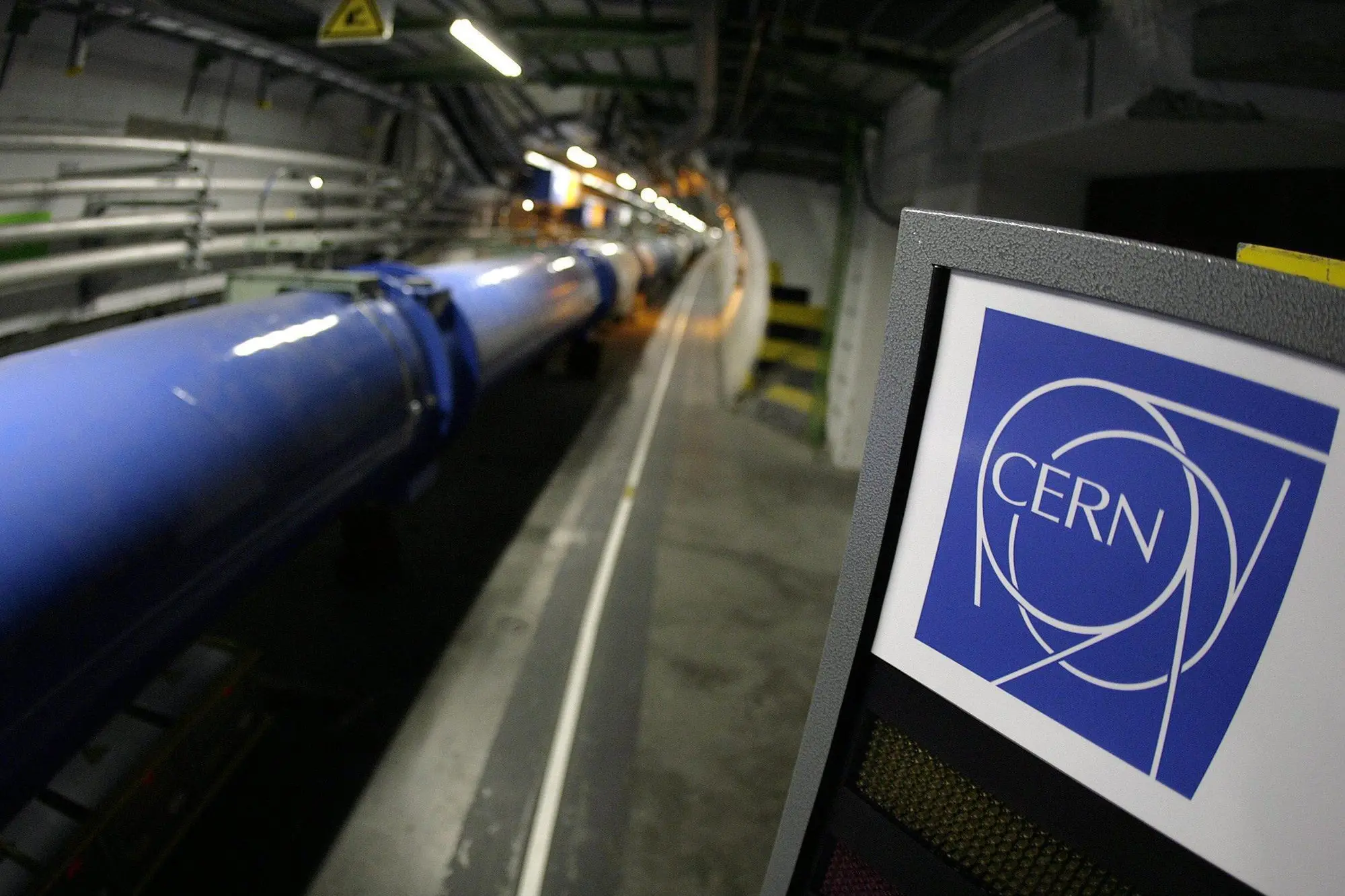 L'interno del Large Hadron Collider al Cern di Ginevra (foto Cossu)