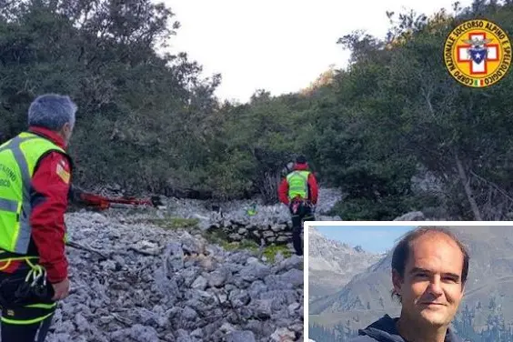 Il ritrovamento, nel riquadro Aresu (foto L'Unione Sarda)