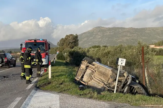 Uno dei mezzi coinvolti nell'incidente (L'Unione Sarda - Fabio Murru)