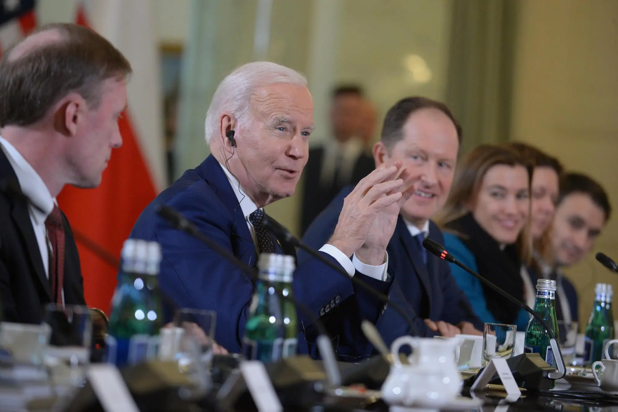 epa10481744 US president Joe Biden (2L) during his meeting with Polish President Andrzej Duda at the Presidential Palace in Warsaw, Poland, 21 February 2023. US president Joe Biden arrived in Poland for a two-day visit. EPA/MARCIN OBARA POLAND OUT
