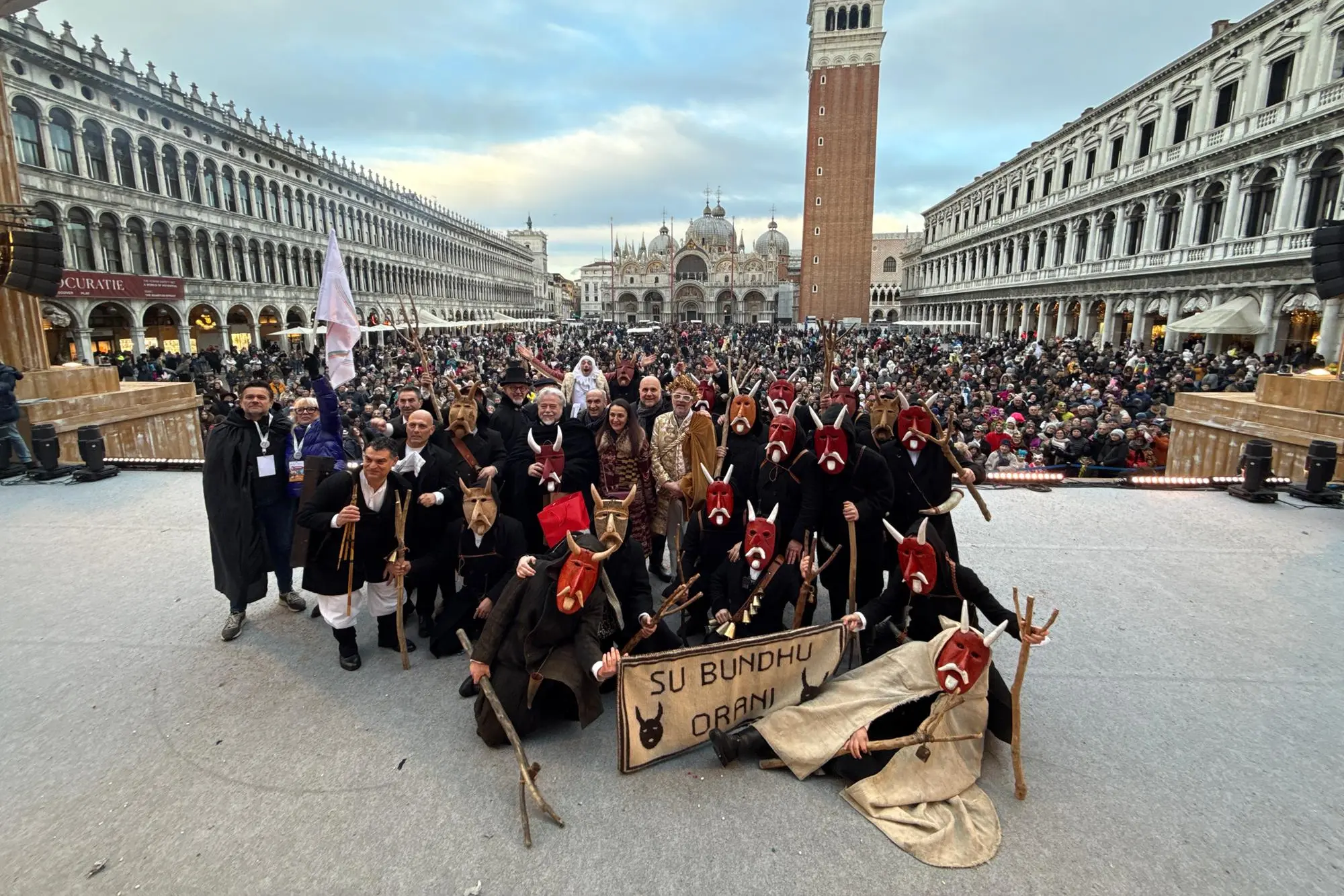 Orani. Grande successo per Su Bundu e i suonatori di launeddas al Carnevale tradizionale di Venezia