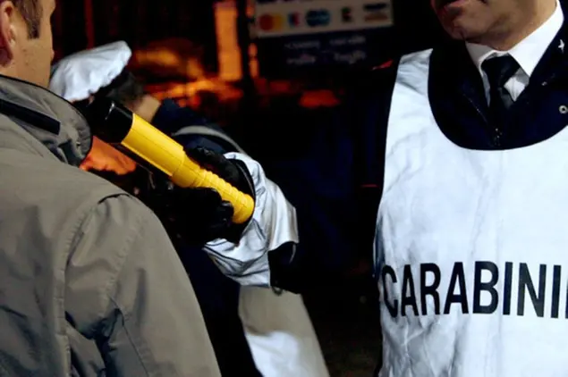 Controlli dei carabinieri (foto Ansa)