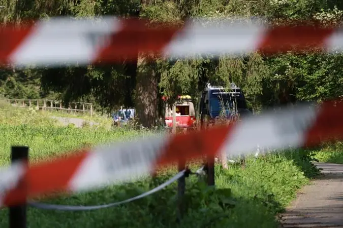L'area dove è stato trovato il cadavere della donna a Temù (foto Ansa)