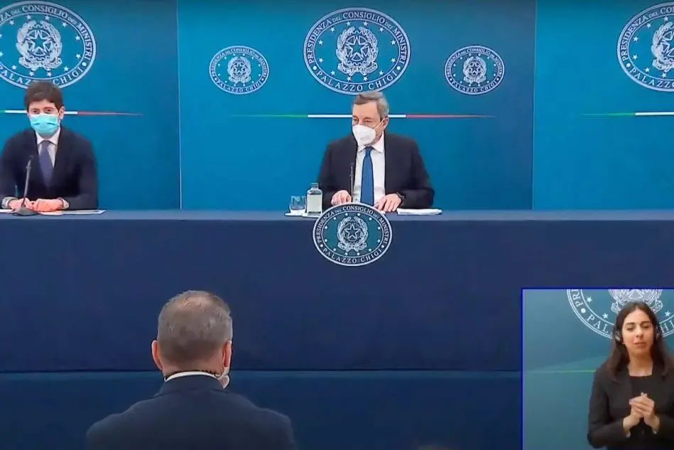 La conferenza stampa di Mario Draghi e Roberto Speranza