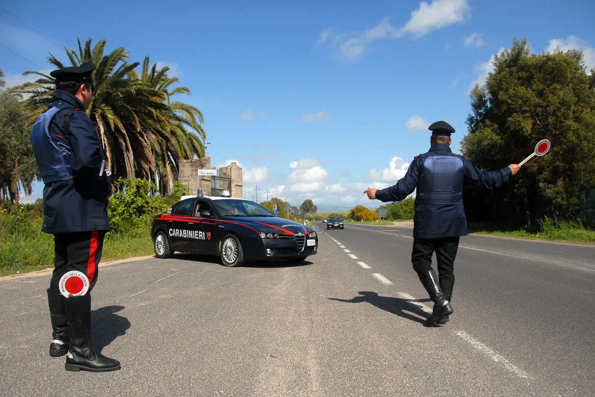 Posto di blocco dei carabinieri (archivio L'Unione Sarda - Chergia)