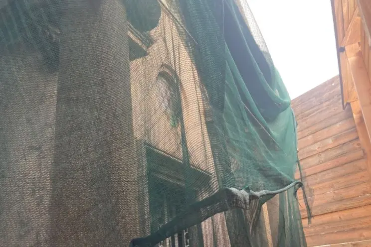 La tomba De Villa nel cimitero di Balai
