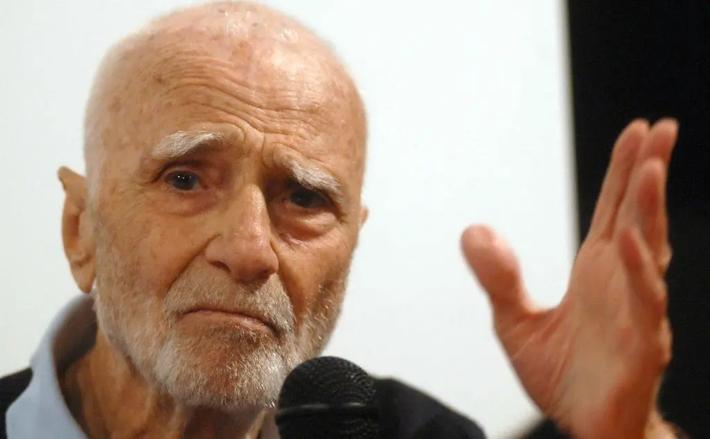 Regista e sceneggiatore, è stato uno dei principali esponenti della commedia all'italiana