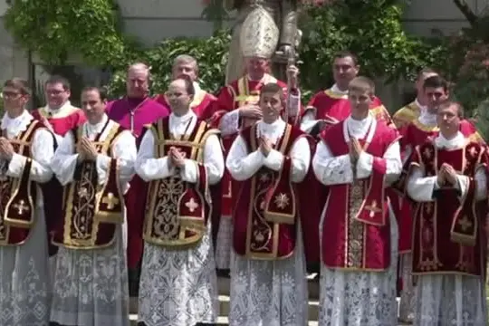 I lefebvriani consacrano nuovi vescovi in Svizzera: è scisma